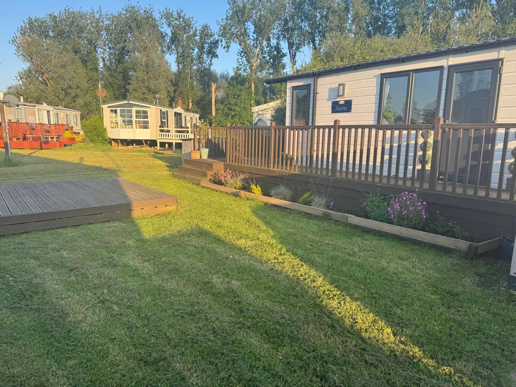 Beautiful 2 Bedroom Caravan On Billing Aquadrome นอร์ทแธมป์ตัน ภายนอก รูปภาพ